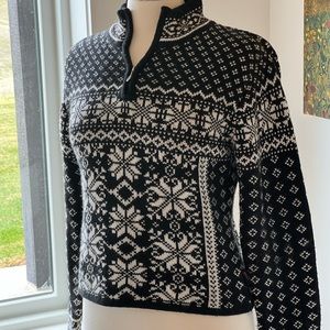 Obermeyer Black and White Sweater - Size Small
